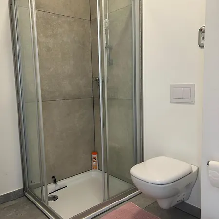 Stadtwohnung I Balkon, Parkplatz, Waschmaschine Апартаменты *