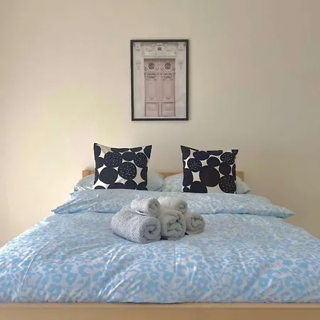 Stadtwohnung I Balkon, Parkplatz, Waschmaschine Апартаменты Мангейм